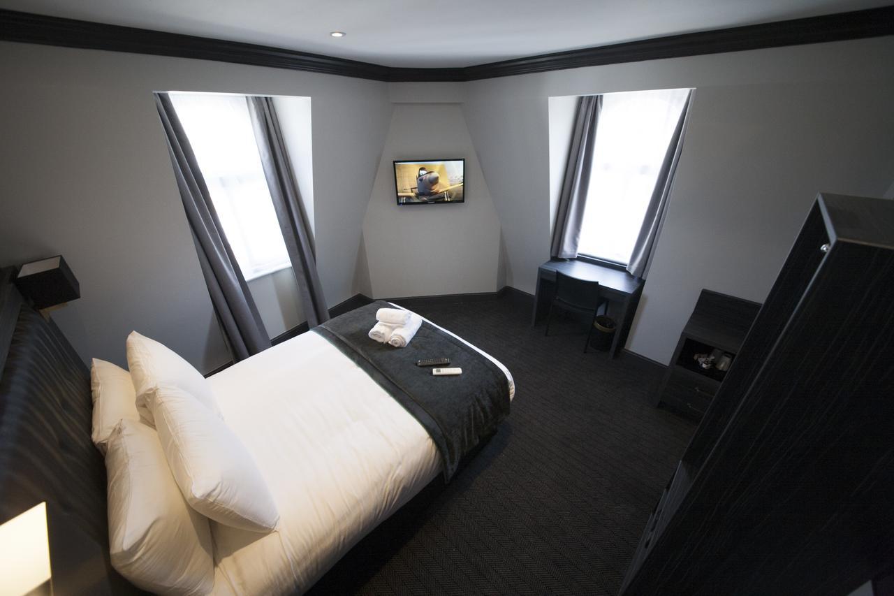 Deluxe Triple Room,587926314:JPEG